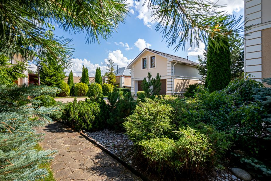 Классический дом в Славково