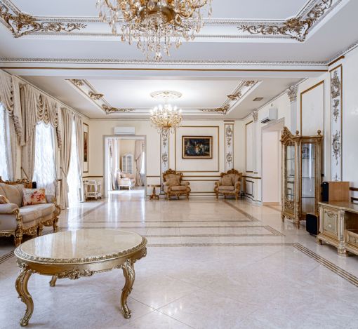 Классический дом в Славково