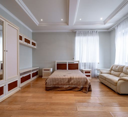 Классический дом в Славково