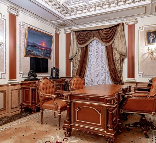 Классический дом в Славково