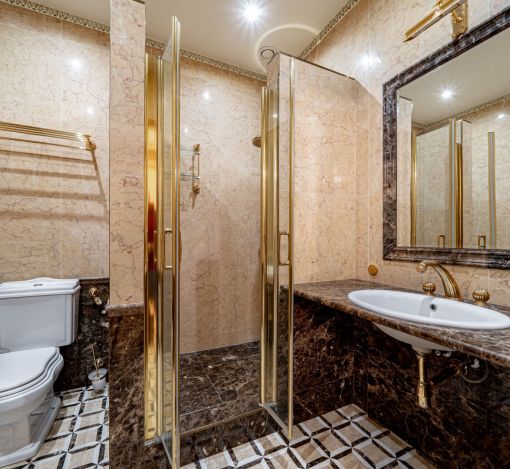 Классический дом в Славково