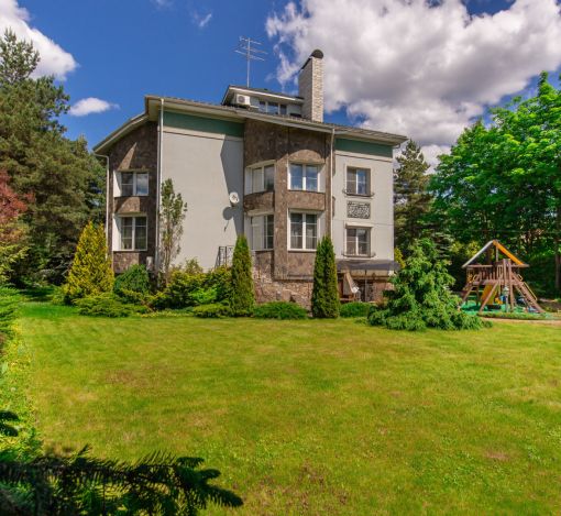 Дом с отделкой в КП Береста