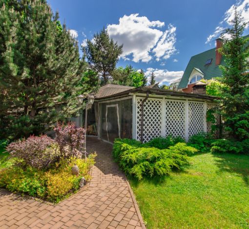 Дом с отделкой в КП Береста