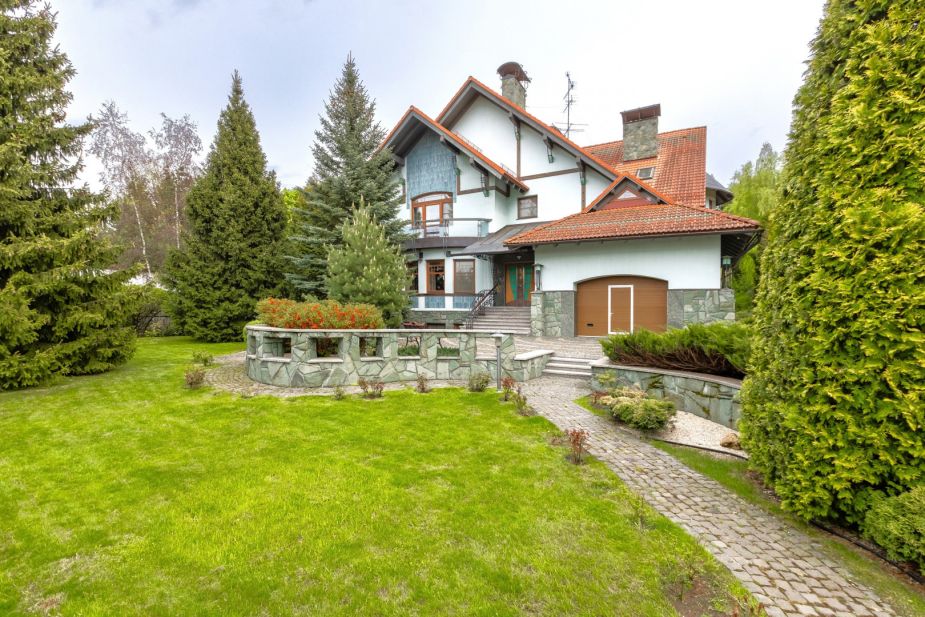 Авторская резиденция у леса