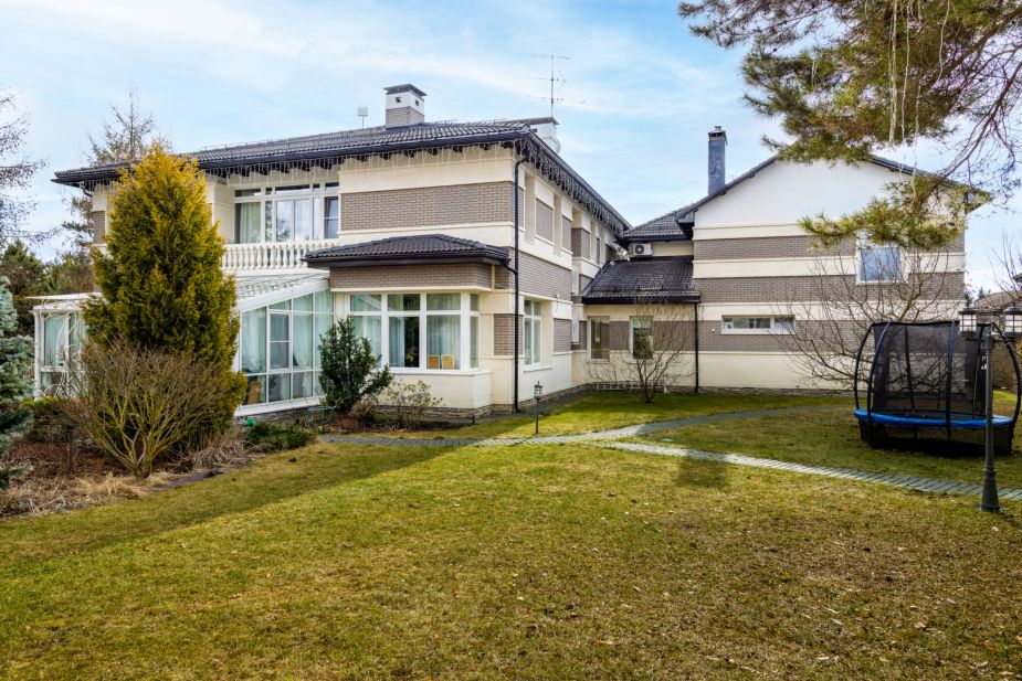 Готовый дом в Резиденции Бенилюкс