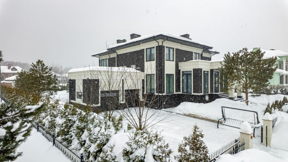 Стильный дом в КП Крона