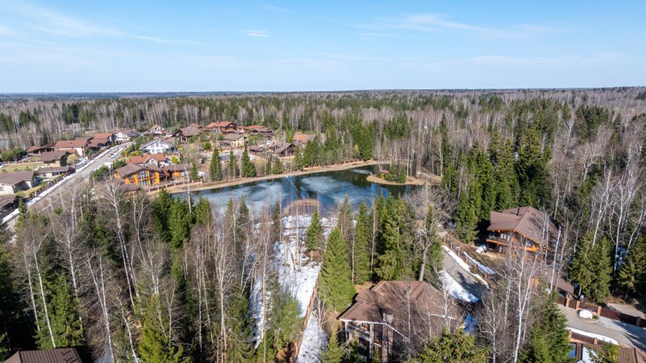 Участок у воды в Руза Фэмили Парк