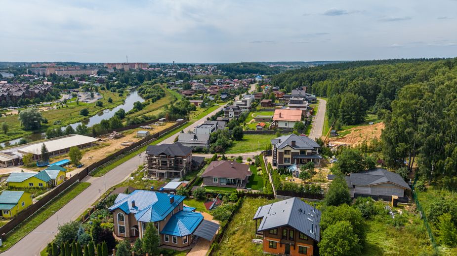 Участок в КП Лес и река