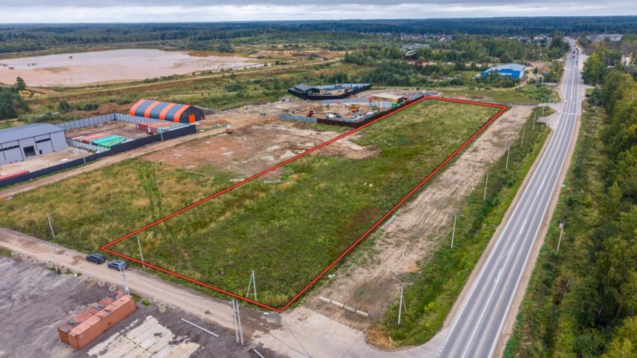 Участок под коммерцию в Карасино