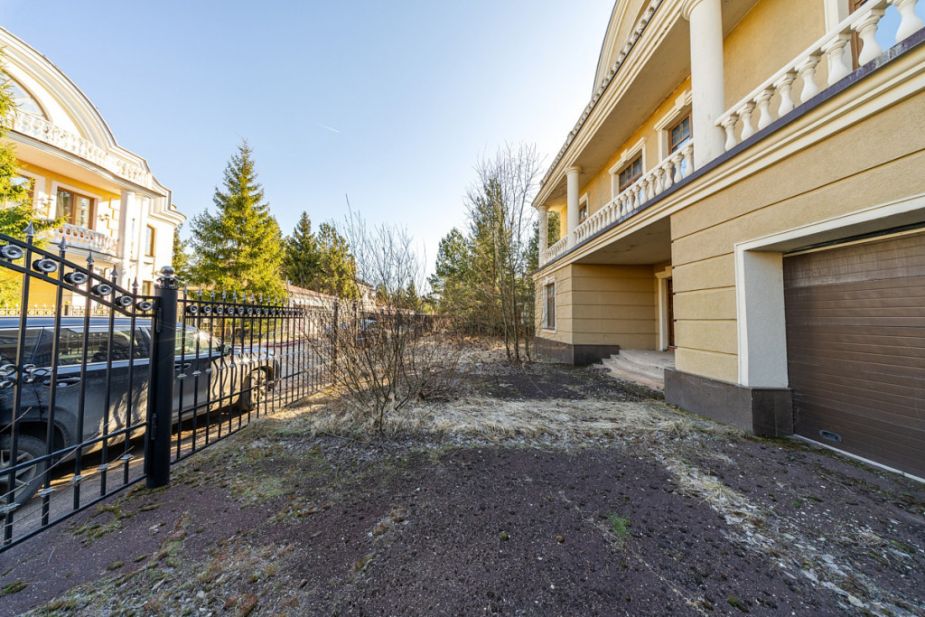 Дом в Новахово со своими соснами