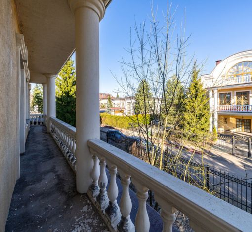 Дом в Новахово со своими соснами