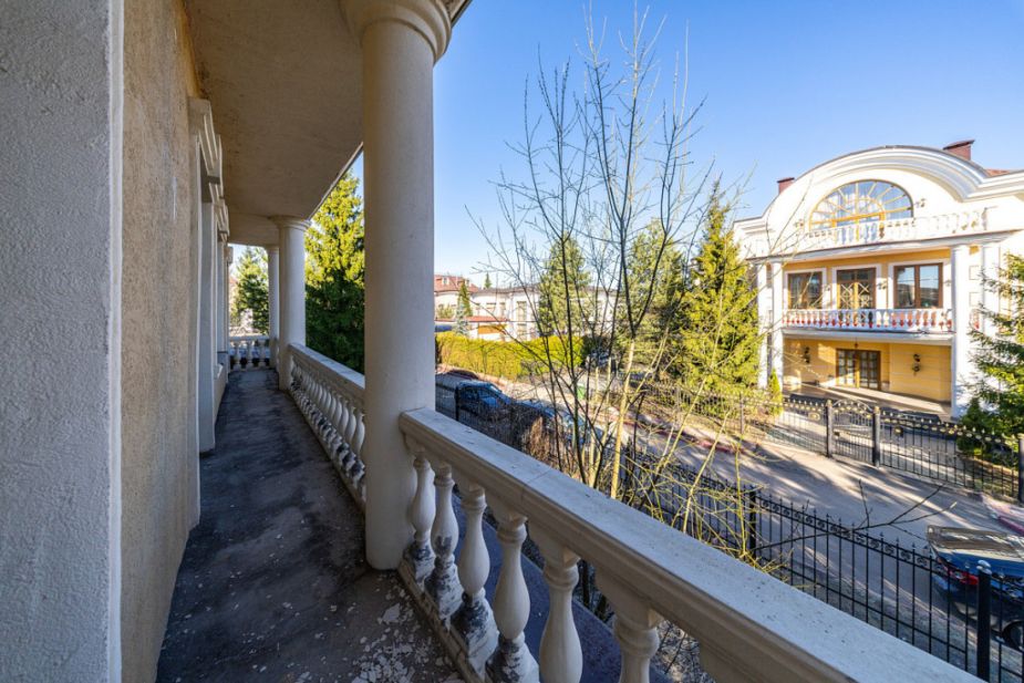 Дом в Новахово со своими соснами