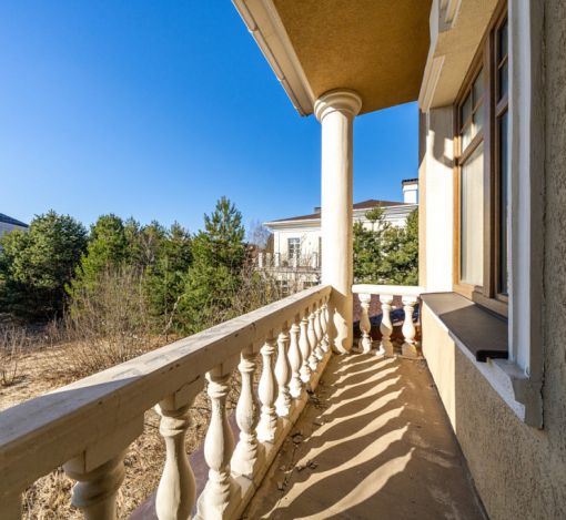 Дом в Новахово со своими соснами