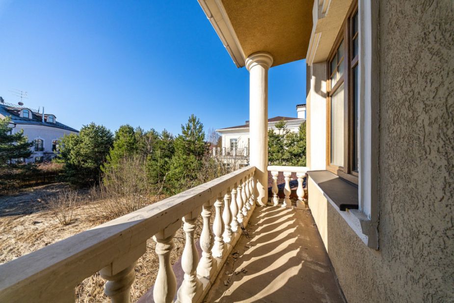 Дом в Новахово со своими соснами