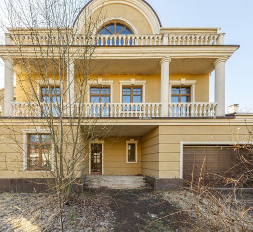 Дом в Новахово со своими соснами