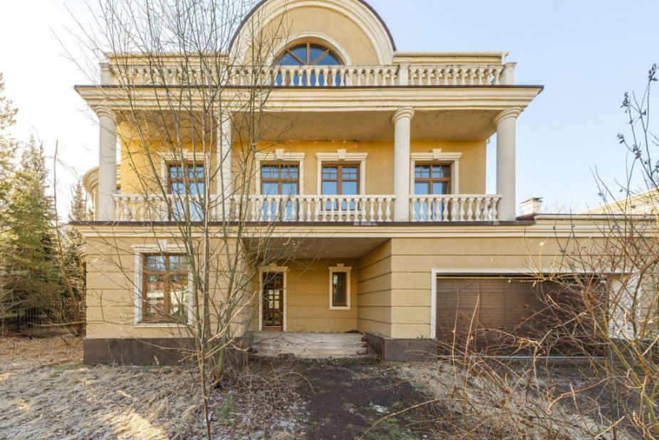 Дом в Новахово со своими соснами