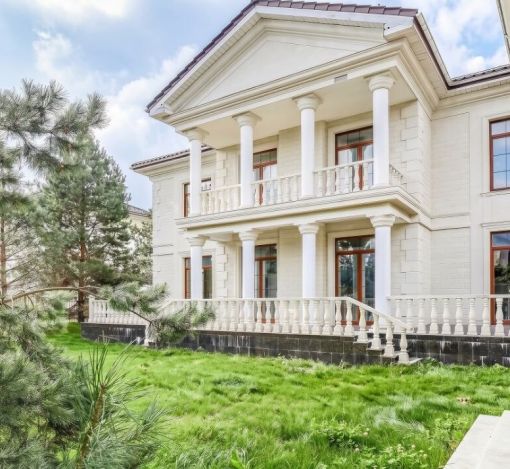 Дом под отделку в Ренессанс парке