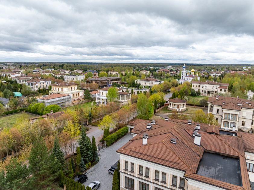 Дом под отделку в КП Монолит