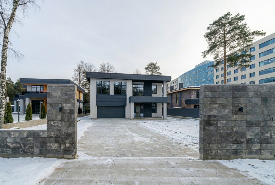 Новый дом у леса в КП Спасатель-1