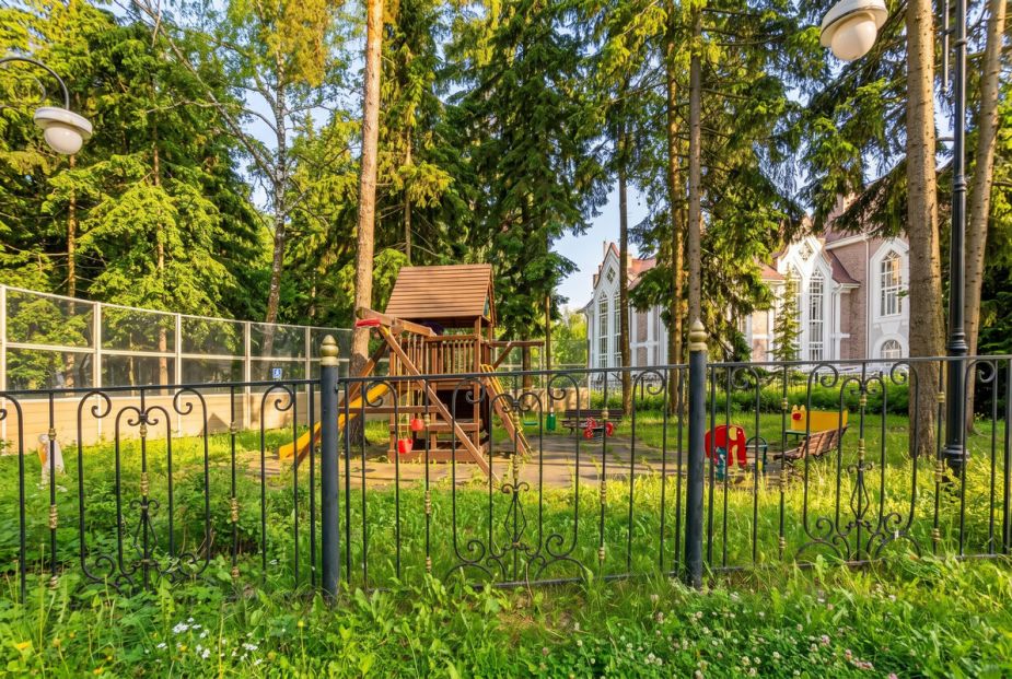 Участок у леса в КП Шервуд