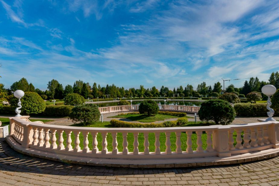 Яркий дом в КП Миллениум парк
