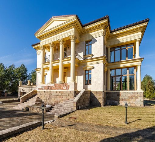 Дом в кп Резиденция Монолит