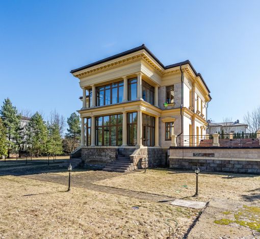 Дом в кп Резиденция Монолит