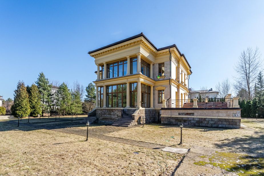 Дом в кп Резиденция Монолит