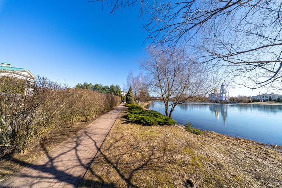 Дом под отделку в КП Монолит