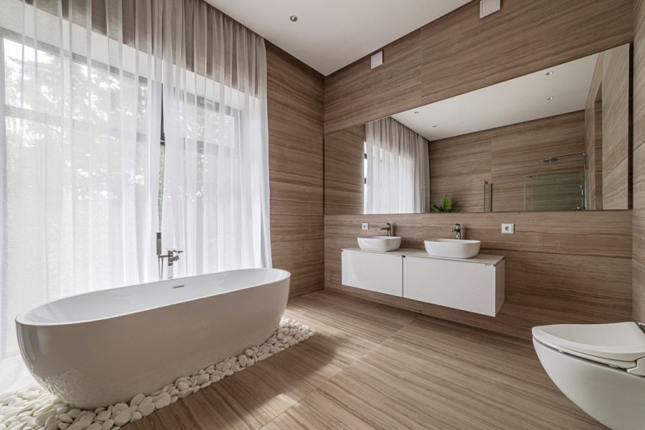 Дом с бассейном в Ренессанс парк