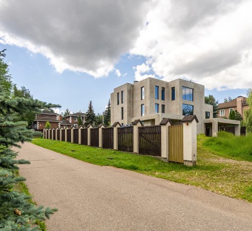 Дом у леса в послеке Ивановское