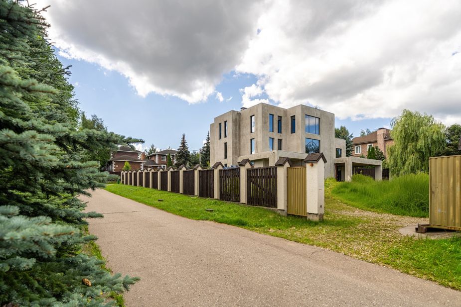 Дом у леса в послеке Ивановское