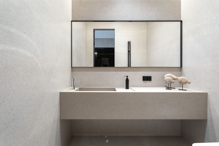 Дом с бассейном в КП Монтевиль