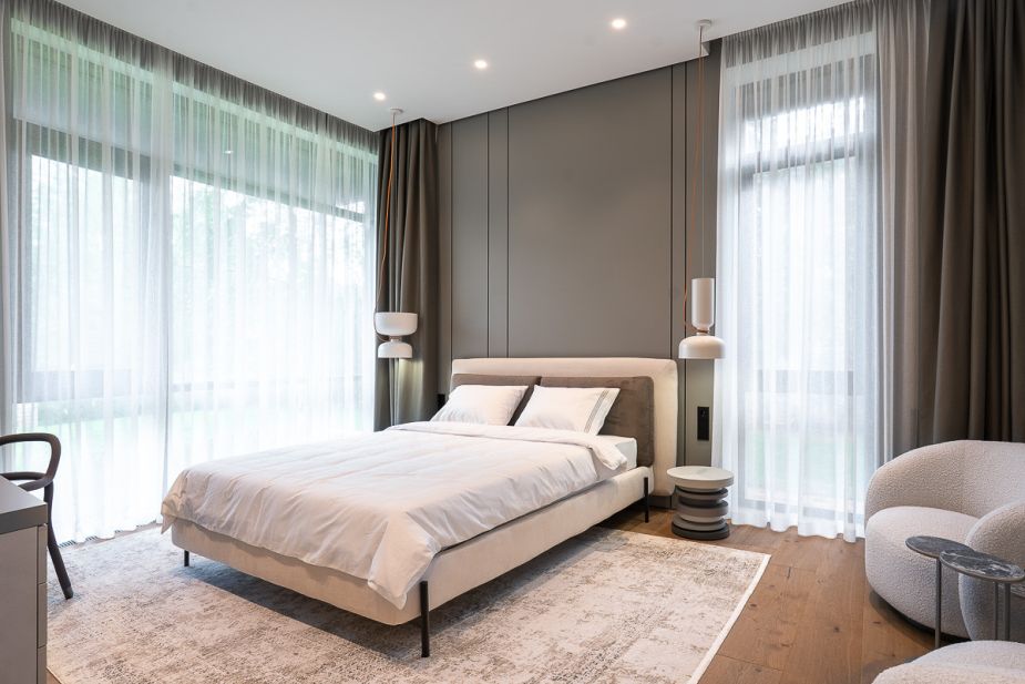 Дом с бассейном в КП Монтевиль