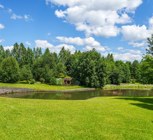 Дом с бассейном в КП Монтевиль