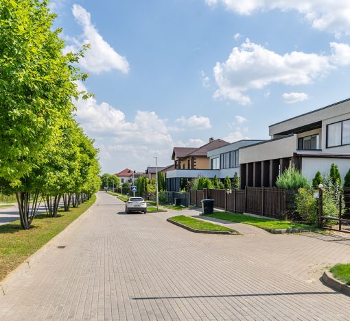 Дом в стиле Райта в Новорижском