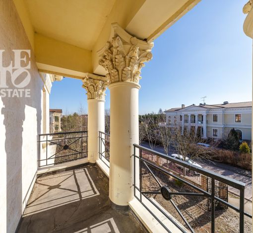 Дом с видом на озеро КП Монолит