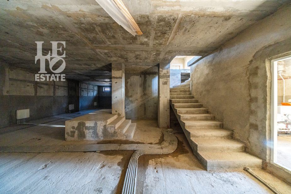 Дом с видом на озеро КП Монолит