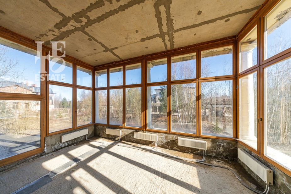 Дом с видом на озеро КП Монолит