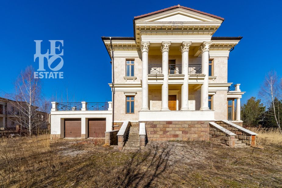 Дом с видом на озеро КП Монолит