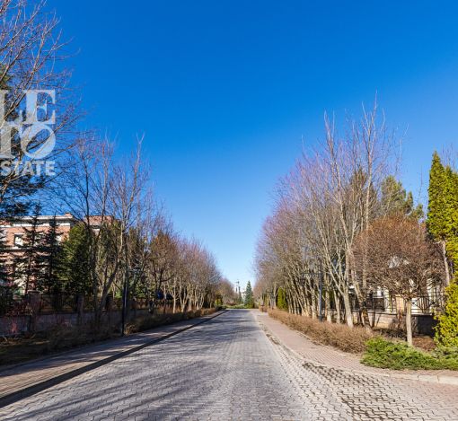 Дом с видом на озеро КП Монолит