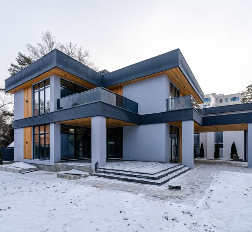 Новый дом около леса 9 км от МКАД