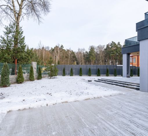 Новый дом около леса 9 км от МКАД