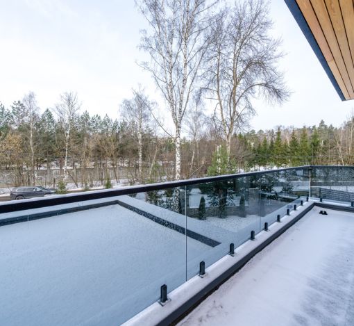 Новый дом около леса 9 км от МКАД