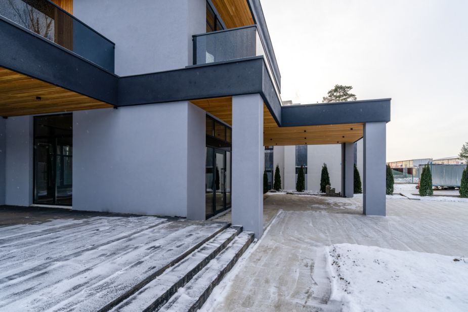 Новый дом около леса 9 км от МКАД