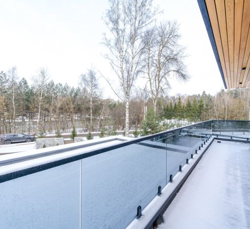 Новый дом около леса 9 км от МКАД