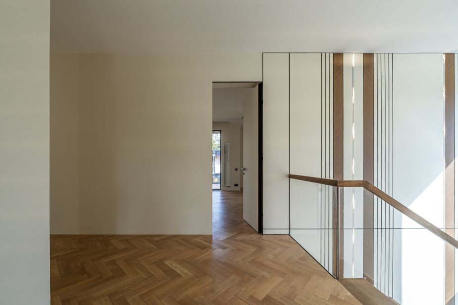 Дом у озера в КП Усадьба