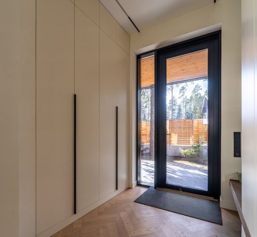 Дом у озера в КП Усадьба