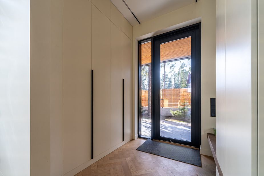 Дом у озера в КП Усадьба