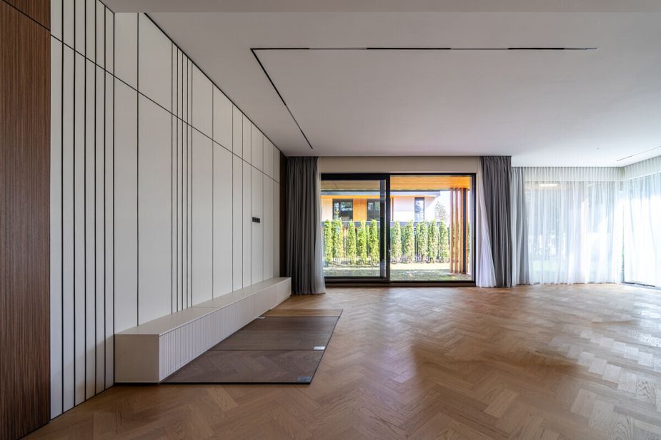 Дом у озера в КП Усадьба